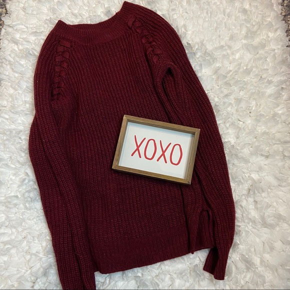 So Juniors Size Medium Maroon Sweater 